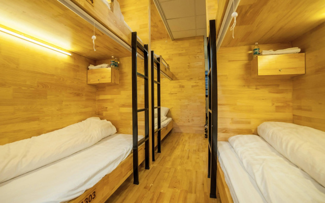 Box Hotel