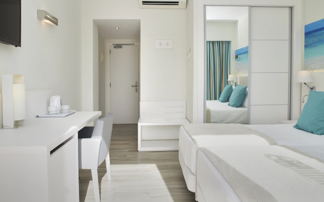 Invisa Hotel Es Pla - Adults Only