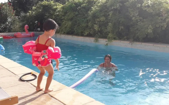 Ecrin de verdure avec accès piscine en plein Aix