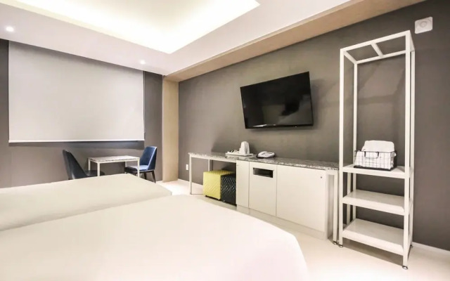 Yeongdeok Gangguhang Cloud Hotel