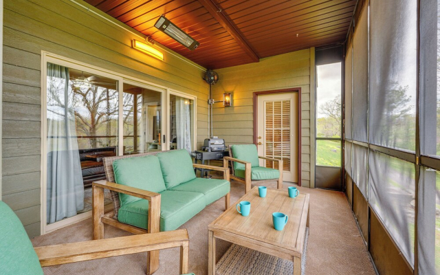 Relax Poolside! Golfers Oasis in Branson West