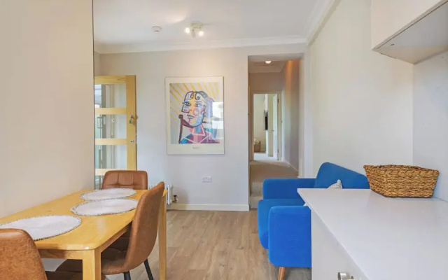 4 Guests - 20min to London - Free Parking - Petsok