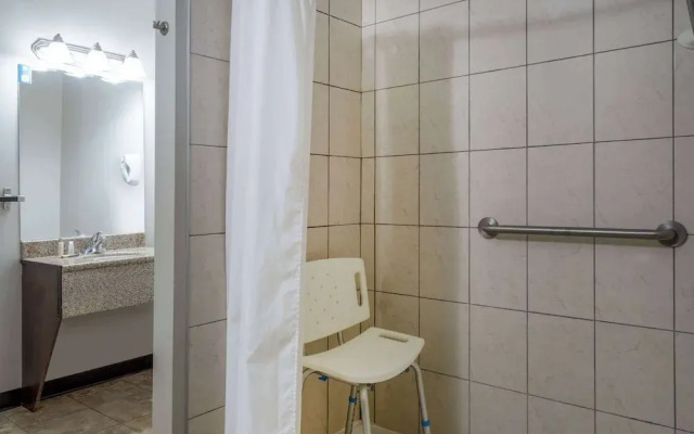 Alberta Inn & Suites