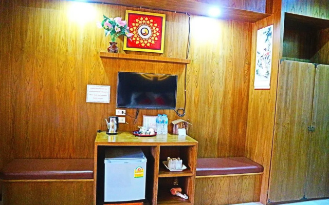 Chasa Rakthai Resort