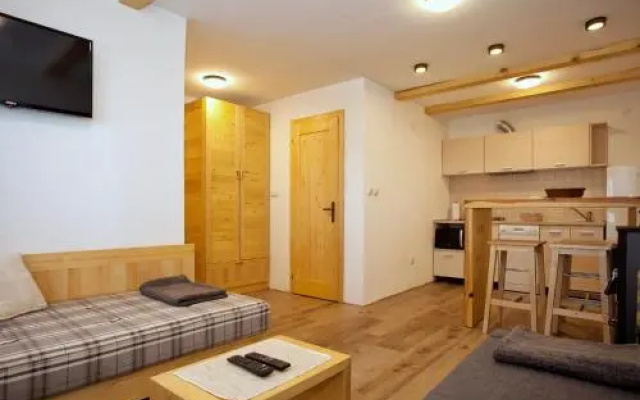 Hostgost at Čupino Sokače
