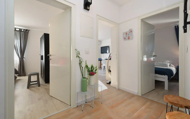 Apartment 1811