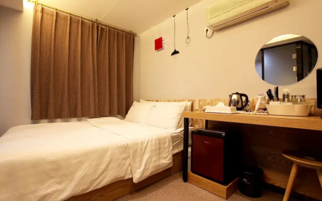 Sinchon Localfriends Hotel