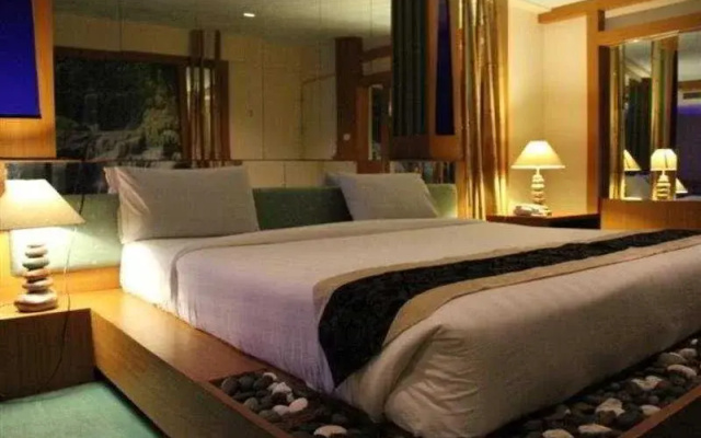 Ratchada Resort and Spa Hotel