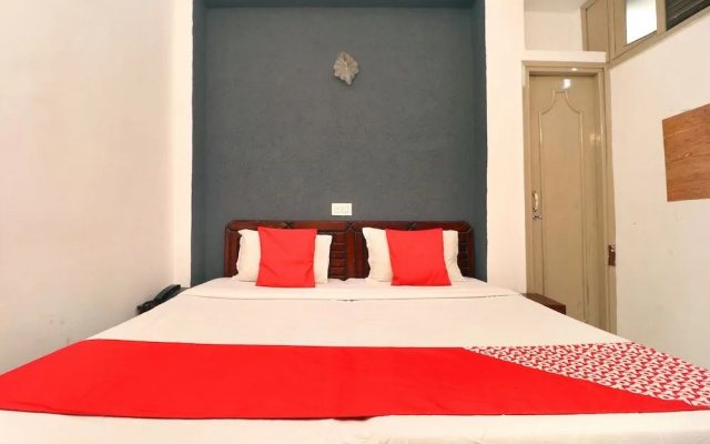 OYO 16098 Hotel Amrit