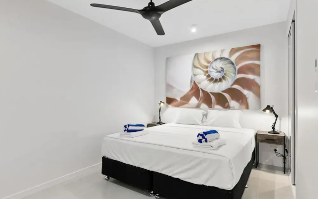 Ground-floor Absolute Beachfront Luxury