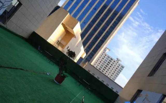 Xinzhou Christine Apartment Hotel