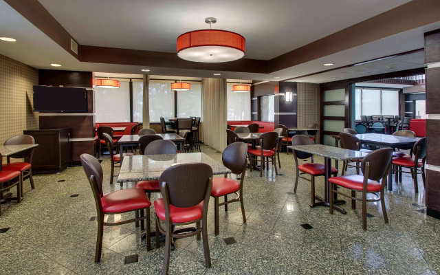 Heritage Inn Suites Houston/Sugar Land, Trademark by Wyndham