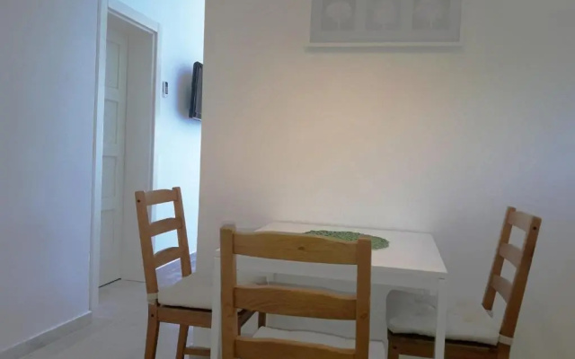 Two Palms Apartment