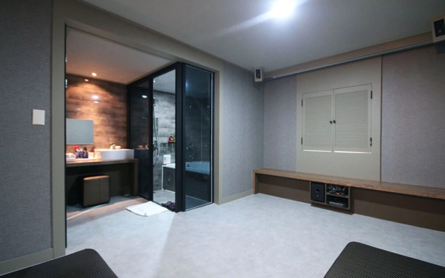 Busan Yeonsan-Dong Waba