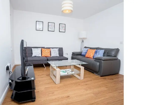 Walking Distance to Town With Free Parking