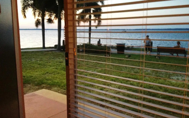 Monroes On The Lake Hotel & Banquet Hall