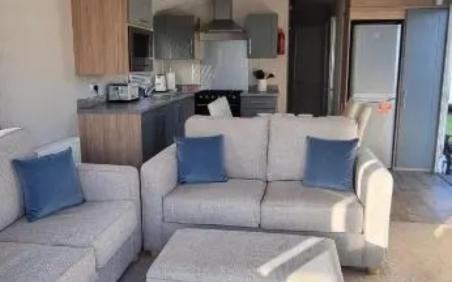 Parkview Caravan California cliffs
