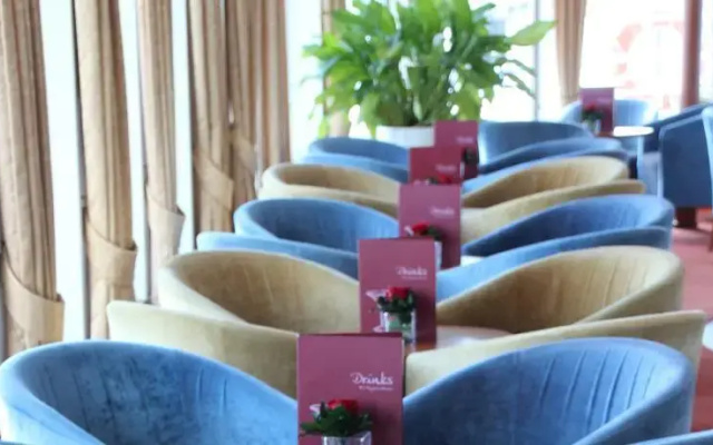 Fairtours Hotelschiff Regina Rheni **** Neuss
