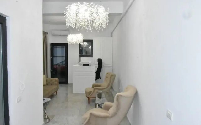 Hotel Monica