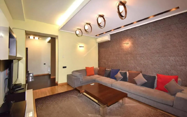 Northern Avenue - Teryan crossroads 3bedroom Grand Duplex TT444