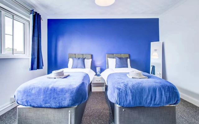 Hull Haven 4bed 2bath With Free Parking Sleeps 8