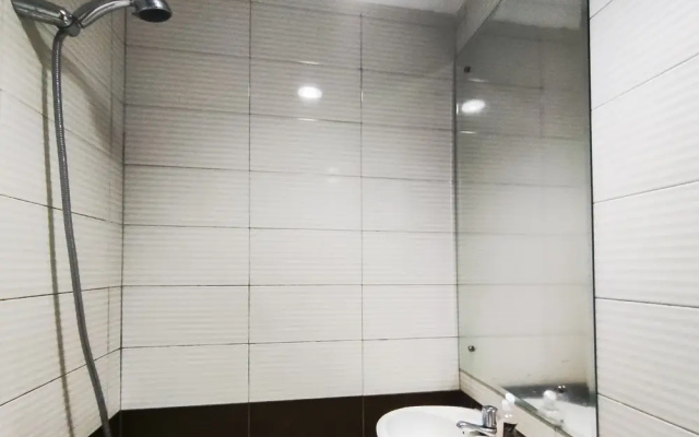 RedLiving Margonda Residence 3 Apartemen by Niki Room