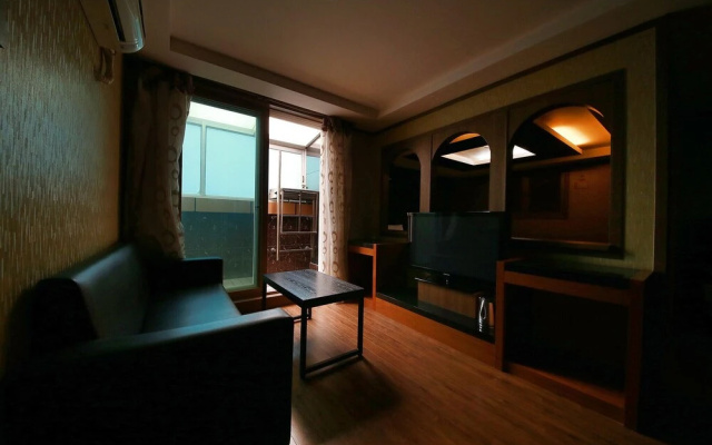 Zenith Hotel