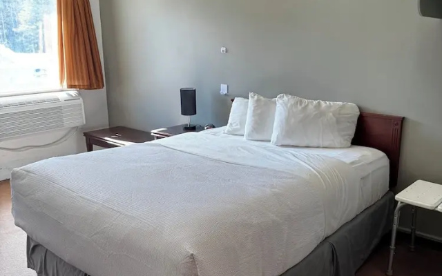 Zero-100 Motor Inn