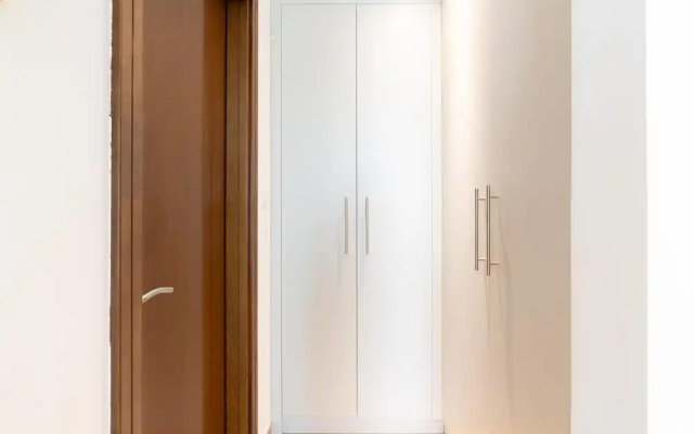 SuperHost - Luxury Apt with Panoramic Burj and Canal Views