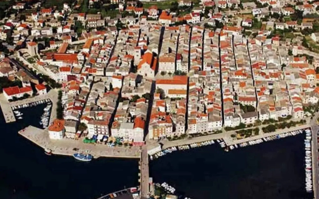 Seaview Apartment in Dalmatia With Balcony