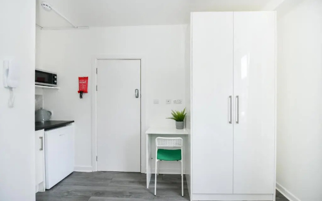 Waylen Street Suites