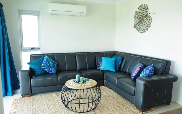 Panoramic Paradise on Shute