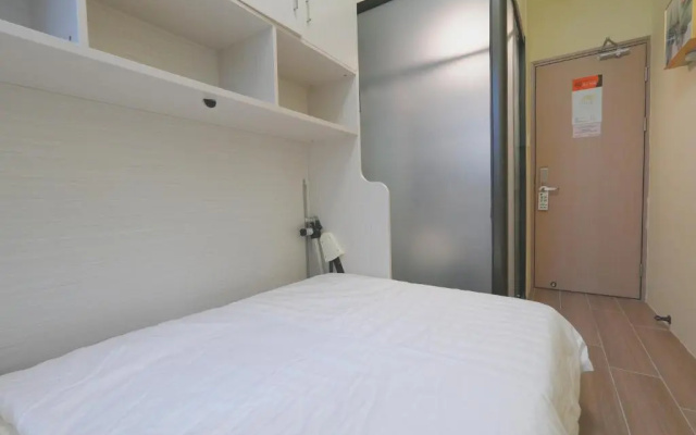The new is Woody House hotel.