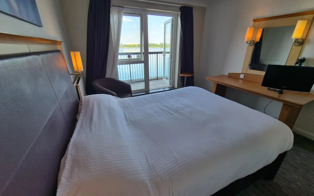 OYO Lakeside Willen Lake Milton Keynes