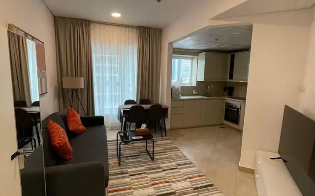 Cozy 2 bedroom near metro in JLT
