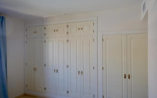 2303-Huge 2 Bedrooms Apt with Sea View