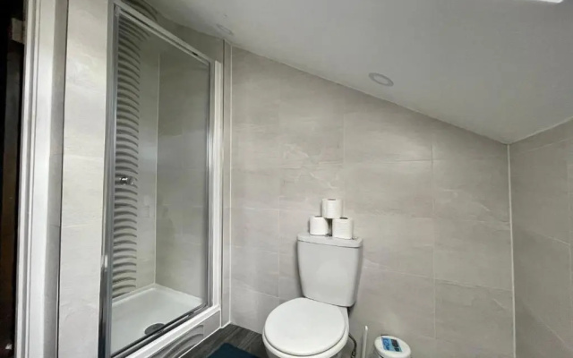 Spacious 1 Bed Apartment In The City Centre