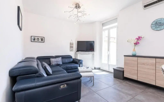 2 Bdrs Downtown & AC - 3 minutes to the Palais