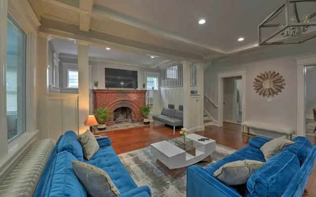 Beautifully Renovated Beach House w/ Fenced Patio!