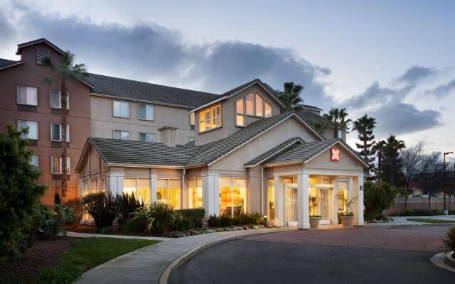 Отель Hilton Garden Inn San Jose/Milpitas вид на фасад