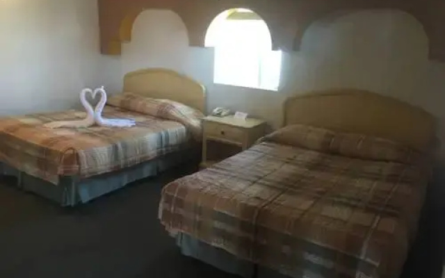 Hotel Del Sol Inn