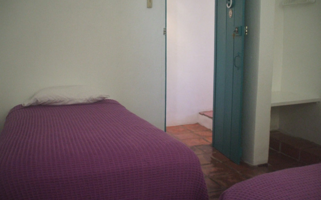 Trade Winds Restaurant & Guesthouse