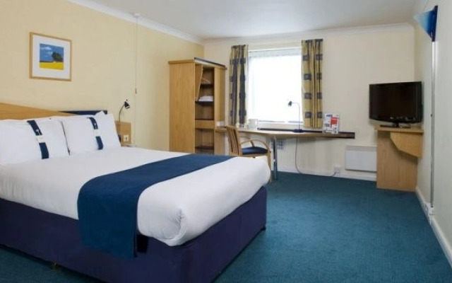 Holiday Inn Express Swansea East