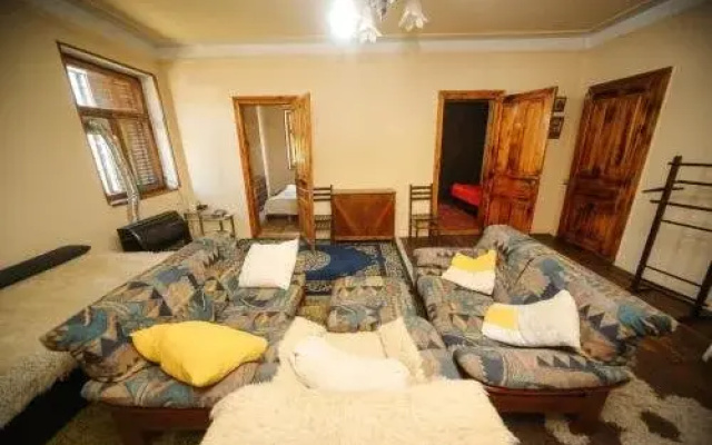 Kazbegi Guesthouse Lela