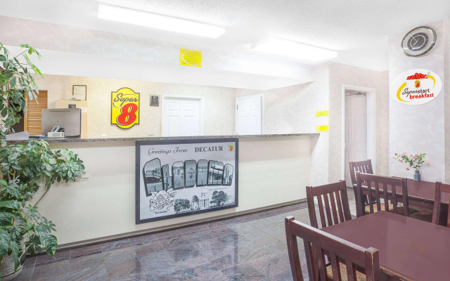 Super 8 by Wyndham Decatur Priceville