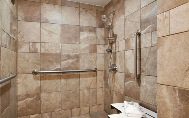 Travelodge by Wyndham Traverse City MI