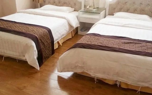 Qingdao Likelai Garden Hotel (Chengyang Zhengyang Middle Road Metro Station)