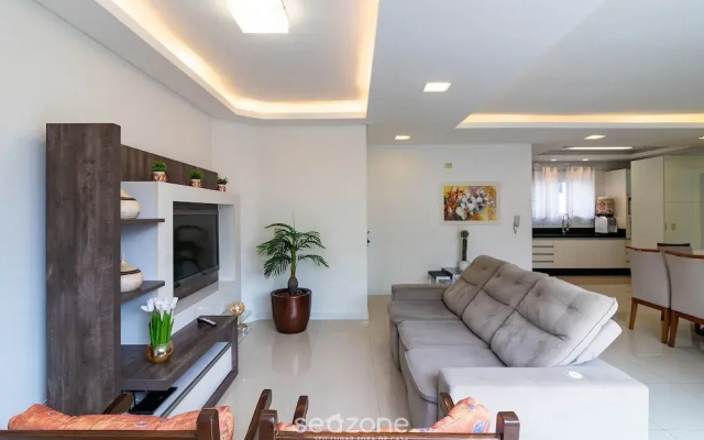 Apt w/ 3BR & BBQ 350m From the Beach Lam0601