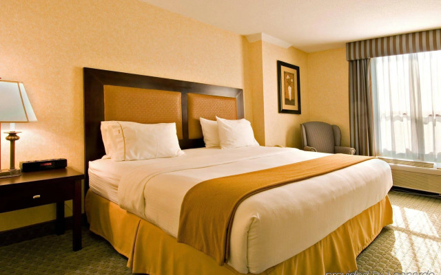 Holiday Inn Express Vancouver-Metrotown (Burnaby) by IHG