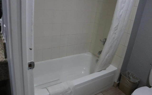 Grand Park Inn